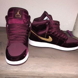 Jordan 1 Retro Heiress Night Maroon (GS)